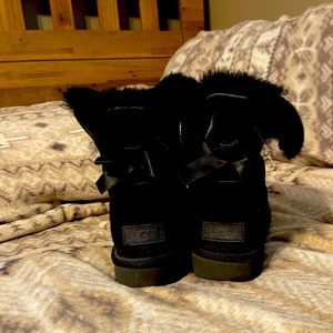 Ugg womans Mini Bailey Bow II